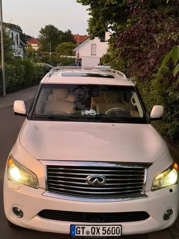 Infiniti QX56 09/2011-photo-5