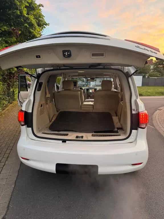 Infiniti QX56 09/2011-photo-8