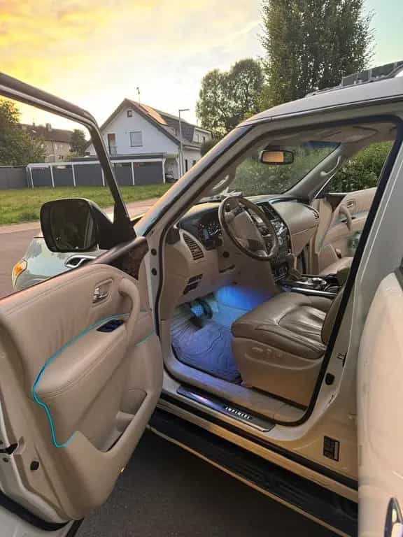 Infiniti QX56 09/2011-photo-9