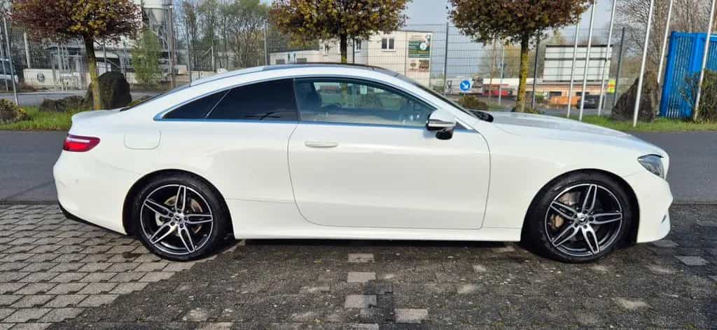 Mercedes-Benz E-Class 350 Autom. Coupe/AMG Paket/Pano./360°Kamera 04/2018-photo-1
