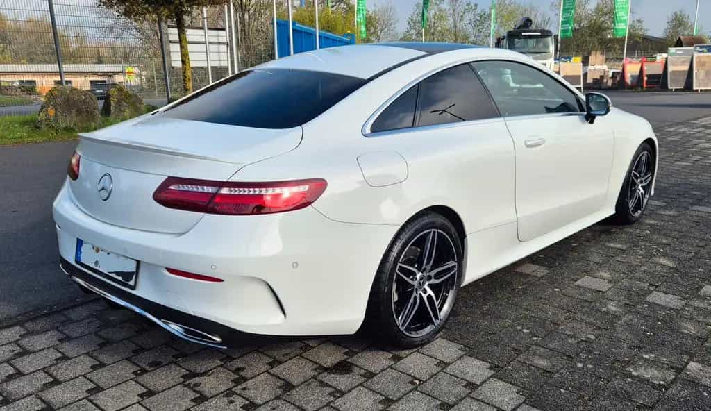 Mercedes-Benz E-Class 350 Autom. Coupe/AMG Paket/Pano./360°Kamera 04/2018-photo-2