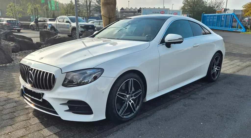 Mercedes-Benz E-Class 350 Autom. Coupe/AMG Paket/Pano./360°Kamera 04/2018-photo-6