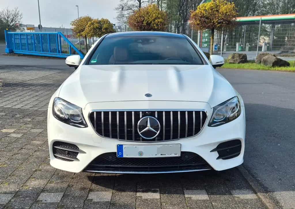 Mercedes-Benz E-Class 350 Autom. Coupe/AMG Paket/Pano./360°Kamera 04/2018-photo-7