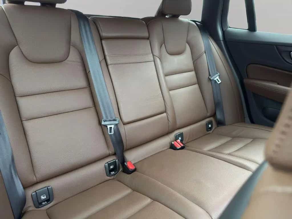 Volvo V60 INSCRIPTION T5 LED HARMAN KARDON LEDER NAVI 07/2019-photo-17