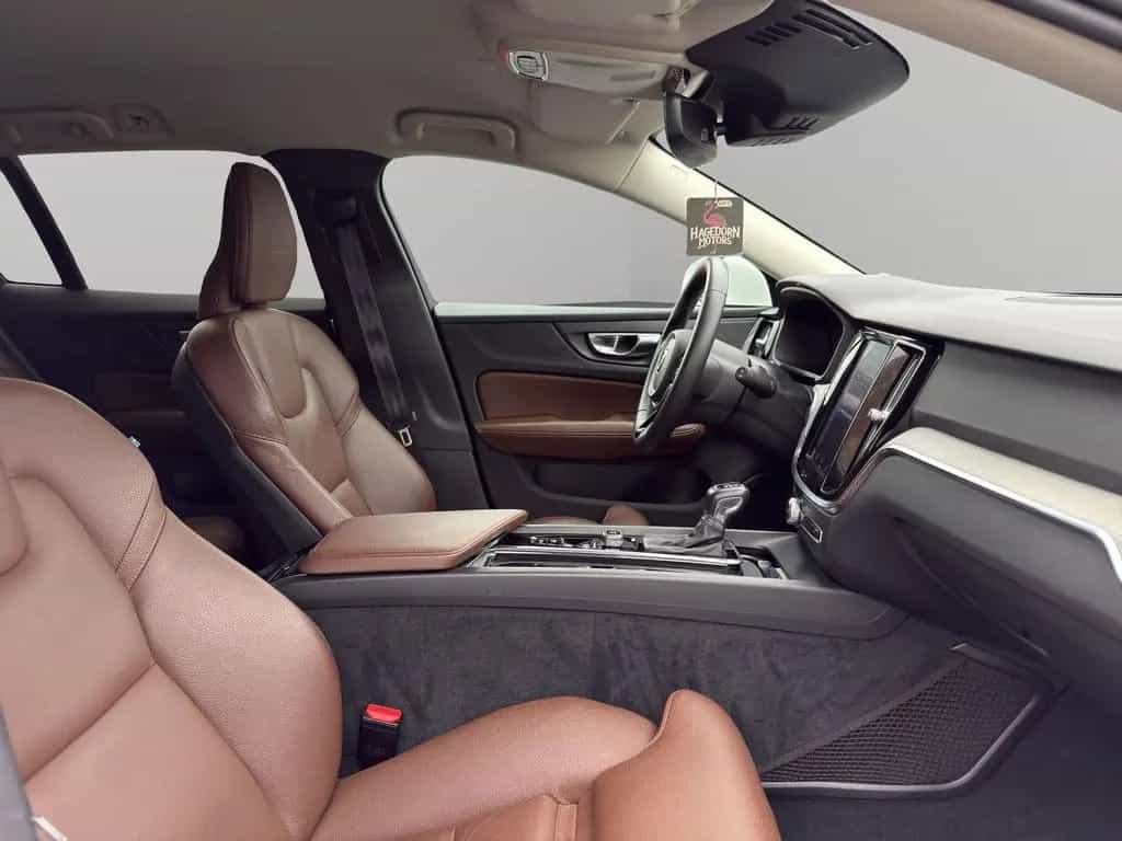 Volvo V60 INSCRIPTION T5 LED HARMAN KARDON LEDER NAVI 07/2019-photo-18