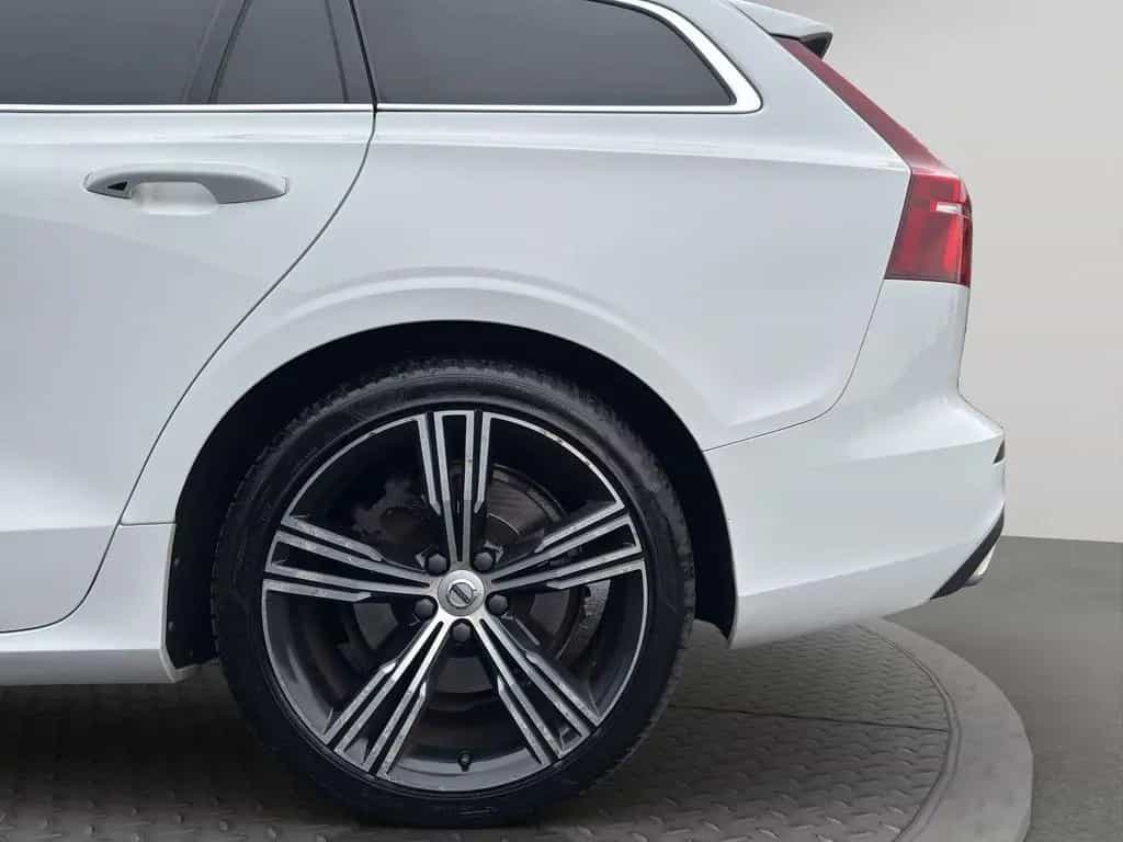 Volvo V60 INSCRIPTION T5 LED HARMAN KARDON LEDER NAVI 07/2019-photo-22