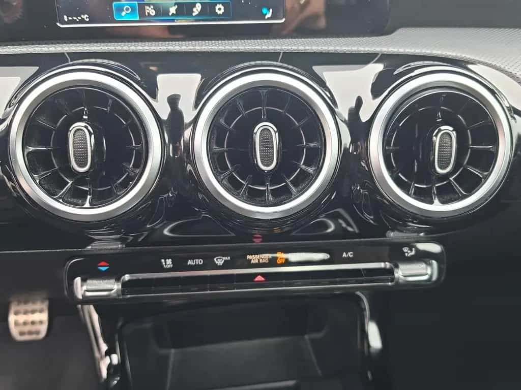 Mercedes-Benz A-Class 180 AMG Line*NIGHT*WIDESCREEN*MBUX* 01/2019-photo-25