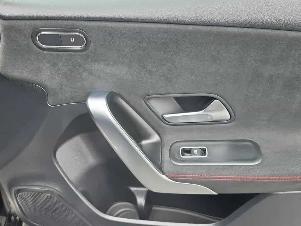 Mercedes-Benz A-Class 180 AMG Line*NIGHT*WIDESCREEN*MBUX* 01/2019-photo-28