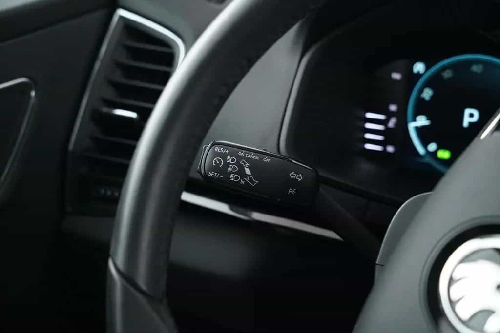 Skoda Karoq 1.5TSI STYLE DSG VOLL-LED+ANHÄNGERKUPPLUNG 10/2023-photo-16