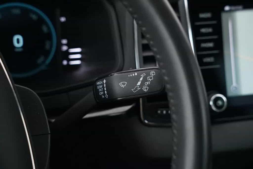 Skoda Karoq 1.5TSI STYLE DSG VOLL-LED+ANHÄNGERKUPPLUNG 10/2023-photo-17