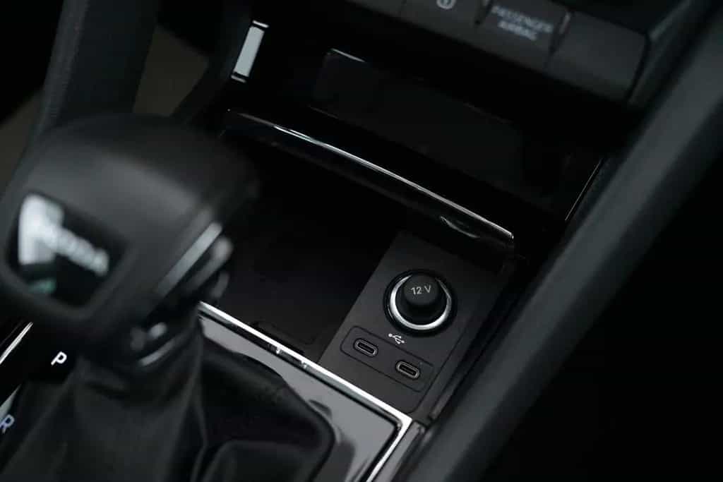 Skoda Karoq 1.5TSI STYLE DSG VOLL-LED+ANHÄNGERKUPPLUNG 10/2023-photo-27