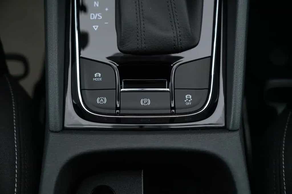 Skoda Karoq 1.5TSI STYLE DSG VOLL-LED+ANHÄNGERKUPPLUNG 10/2023-photo-28