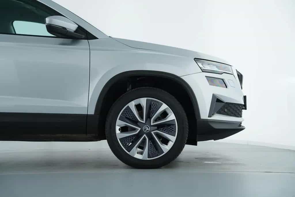 Skoda Karoq 1.5TSI STYLE DSG VOLL-LED+ANHÄNGERKUPPLUNG 10/2023-photo-4