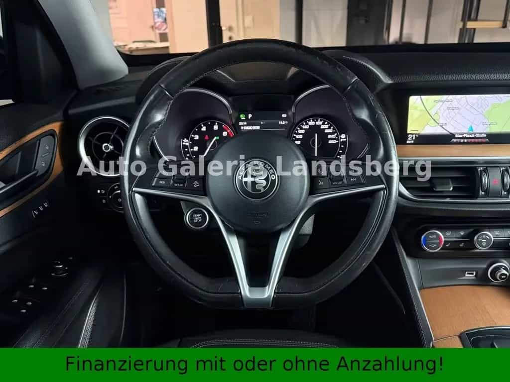 Alfa Romeo Stelvio Super Q4*Allrad*Leder*Navi*Xenon*Keyles* 07/2017-photo-13