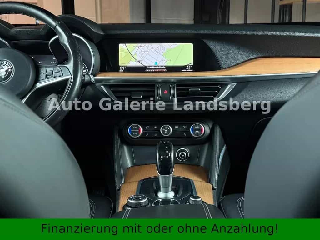 Alfa Romeo Stelvio Super Q4*Allrad*Leder*Navi*Xenon*Keyles* 07/2017-photo-14