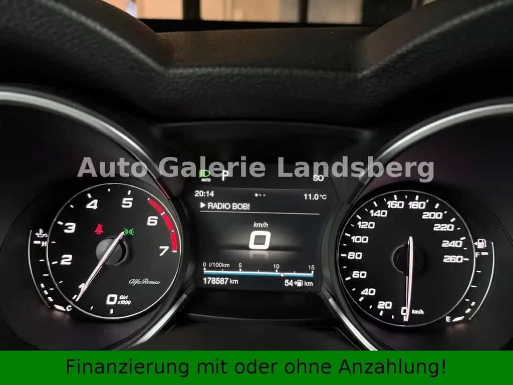 Alfa Romeo Stelvio Super Q4*Allrad*Leder*Navi*Xenon*Keyles* 07/2017-photo-19
