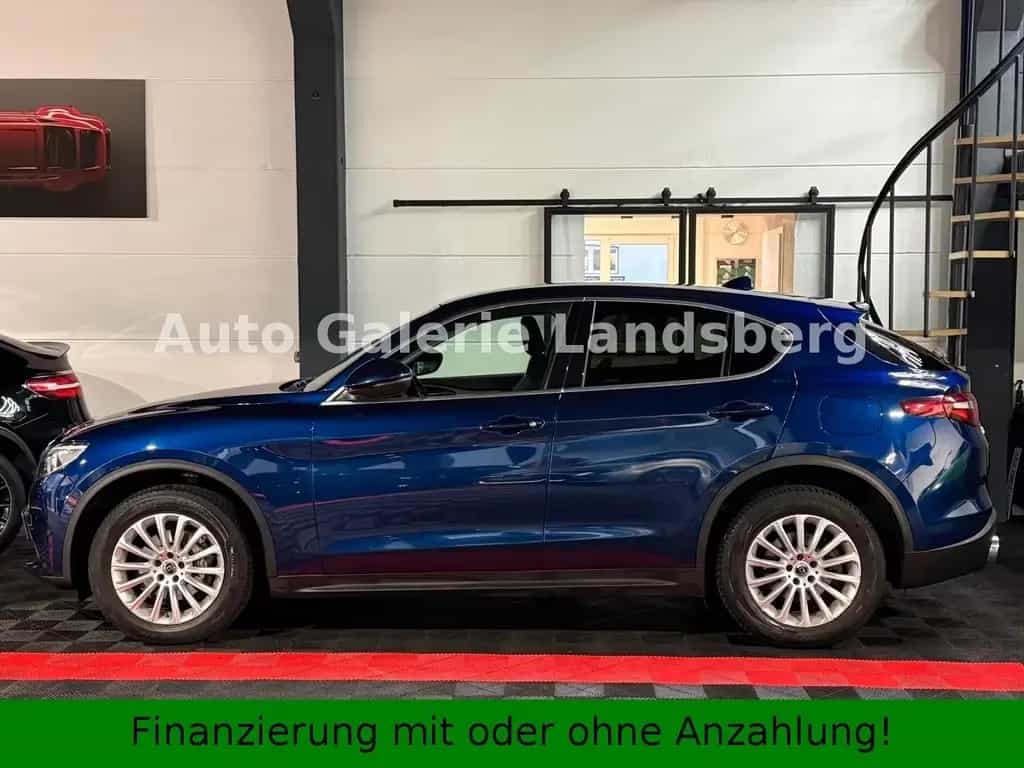 Alfa Romeo Stelvio Super Q4*Allrad*Leder*Navi*Xenon*Keyles* 07/2017-photo-2