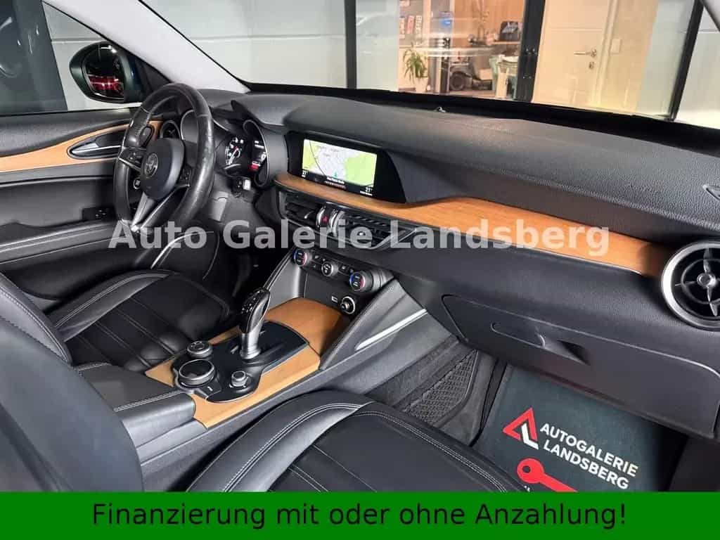 Alfa Romeo Stelvio Super Q4*Allrad*Leder*Navi*Xenon*Keyles* 07/2017-photo-26