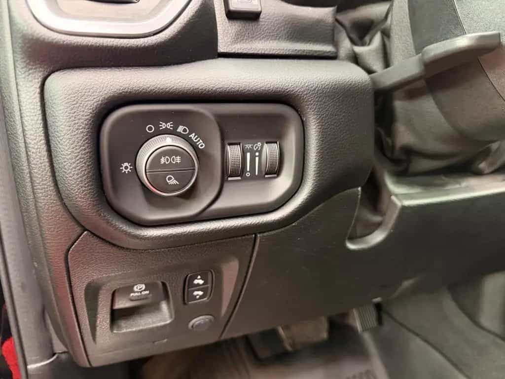 Dodge RAM 1500 5.7 HEMI 4X4 LARAMIE PANO 360° HUD LPG 10/2021-photo-28