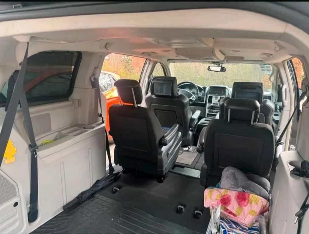 Chrysler Grand Voyager 2.8 CRD Limited 12/2010-photo-1