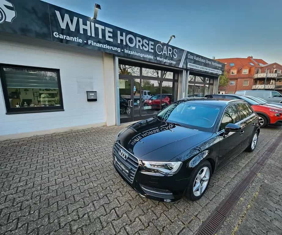 Audi A3 Sportback ULTRA BiXENON AUTOMATIK LED 1.HAND 01/2016-photo-1