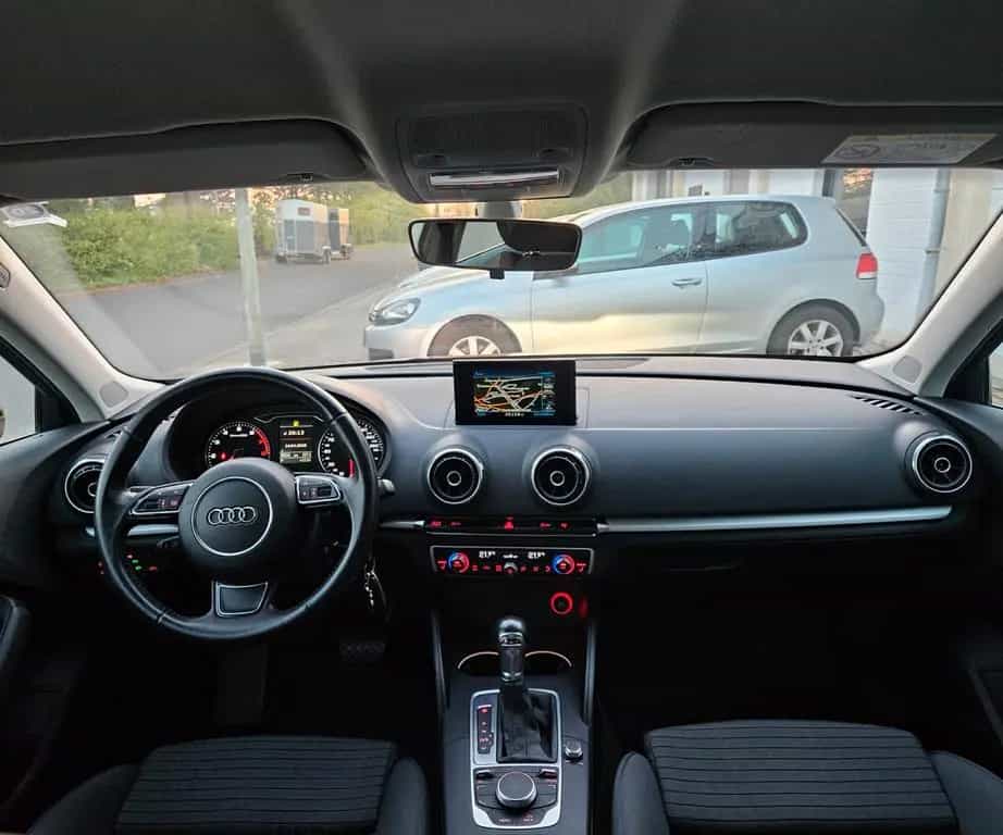 Audi A3 Sportback ULTRA BiXENON AUTOMATIK LED 1.HAND 01/2016-photo-21