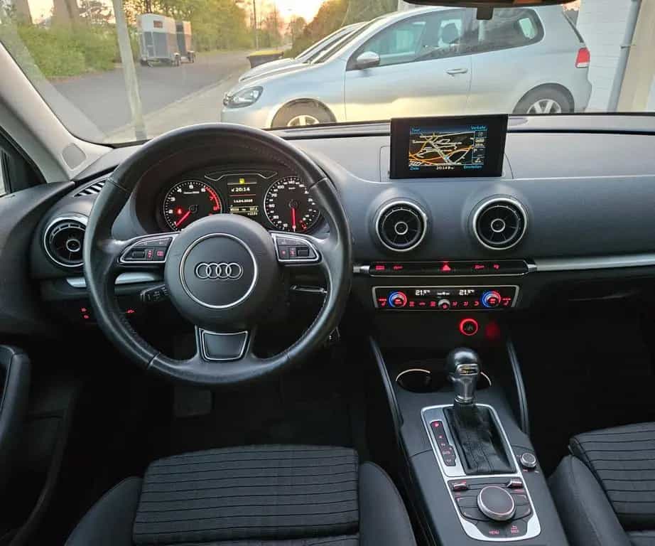 Audi A3 Sportback ULTRA BiXENON AUTOMATIK LED 1.HAND 01/2016-photo-22