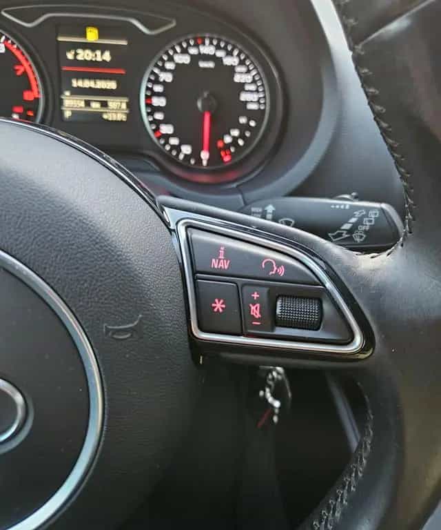 Audi A3 Sportback ULTRA BiXENON AUTOMATIK LED 1.HAND 01/2016-photo-23