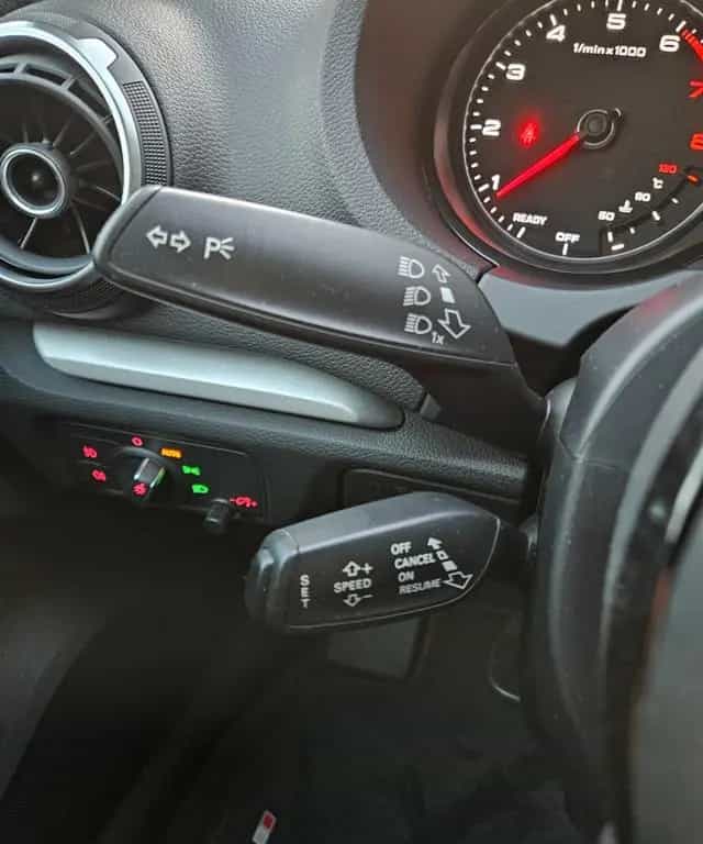 Audi A3 Sportback ULTRA BiXENON AUTOMATIK LED 1.HAND 01/2016-photo-26