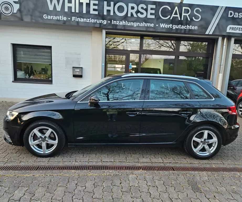 Audi A3 Sportback ULTRA BiXENON AUTOMATIK LED 1.HAND 01/2016-photo-3
