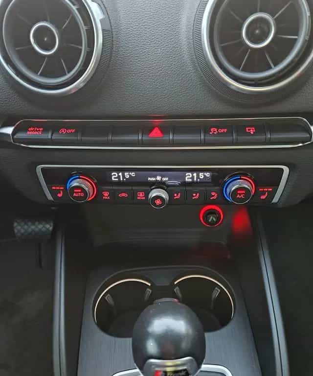 Audi A3 Sportback ULTRA BiXENON AUTOMATIK LED 1.HAND 01/2016-photo-31