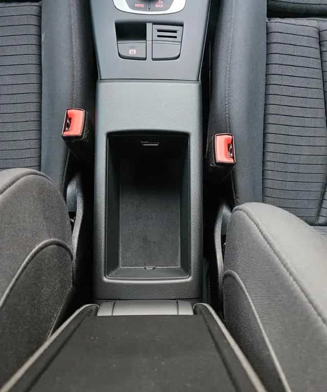 Audi A3 Sportback ULTRA BiXENON AUTOMATIK LED 1.HAND 01/2016-photo-35