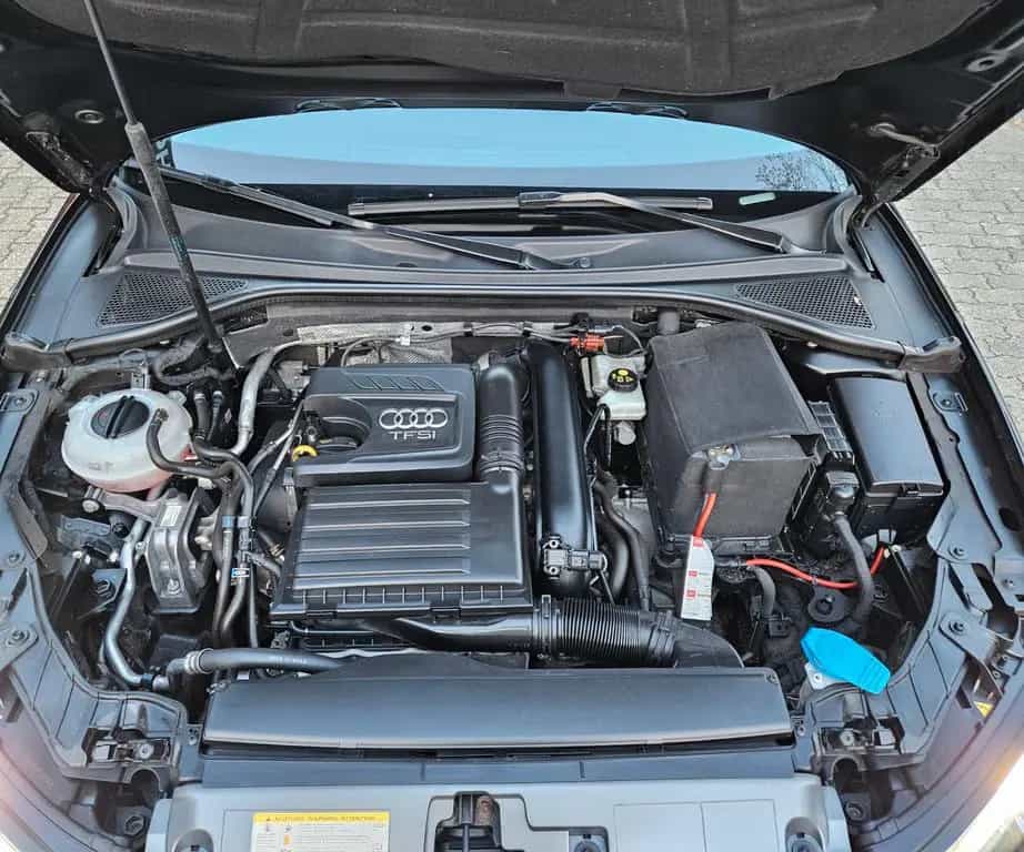 Audi A3 Sportback ULTRA BiXENON AUTOMATIK LED 1.HAND 01/2016-photo-39