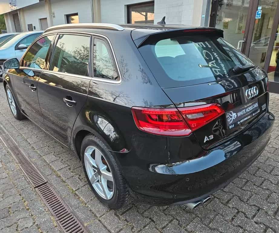 Audi A3 Sportback ULTRA BiXENON AUTOMATIK LED 1.HAND 01/2016-photo-4