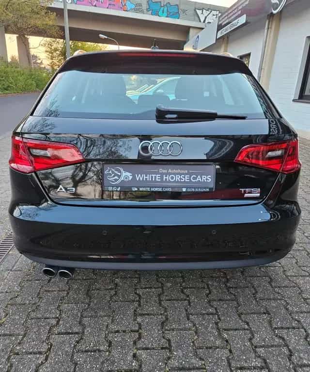 Audi A3 Sportback ULTRA BiXENON AUTOMATIK LED 1.HAND 01/2016-photo-5