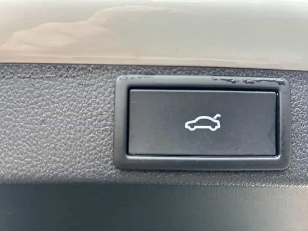 Skoda Octavia Combi 2.0 TDI DSG Selection Anhängerkupp 06/2025-photo-15