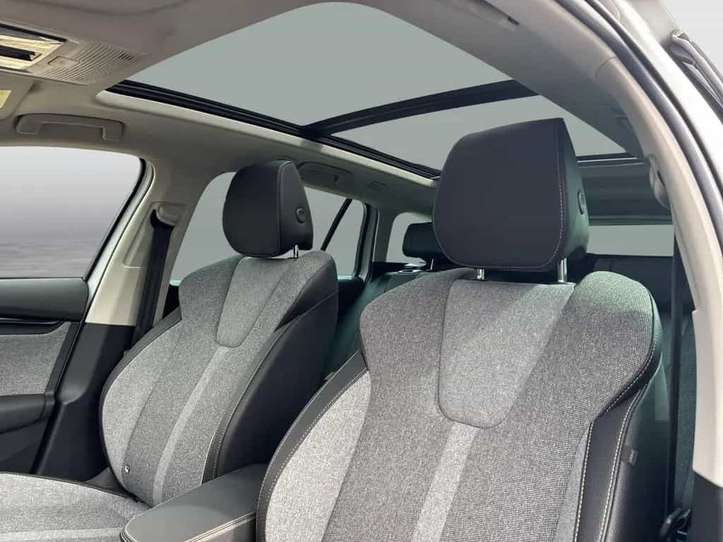 Skoda Octavia Combi 2.0 TDI DSG Selection Anhängerkupp 06/2025-photo-20