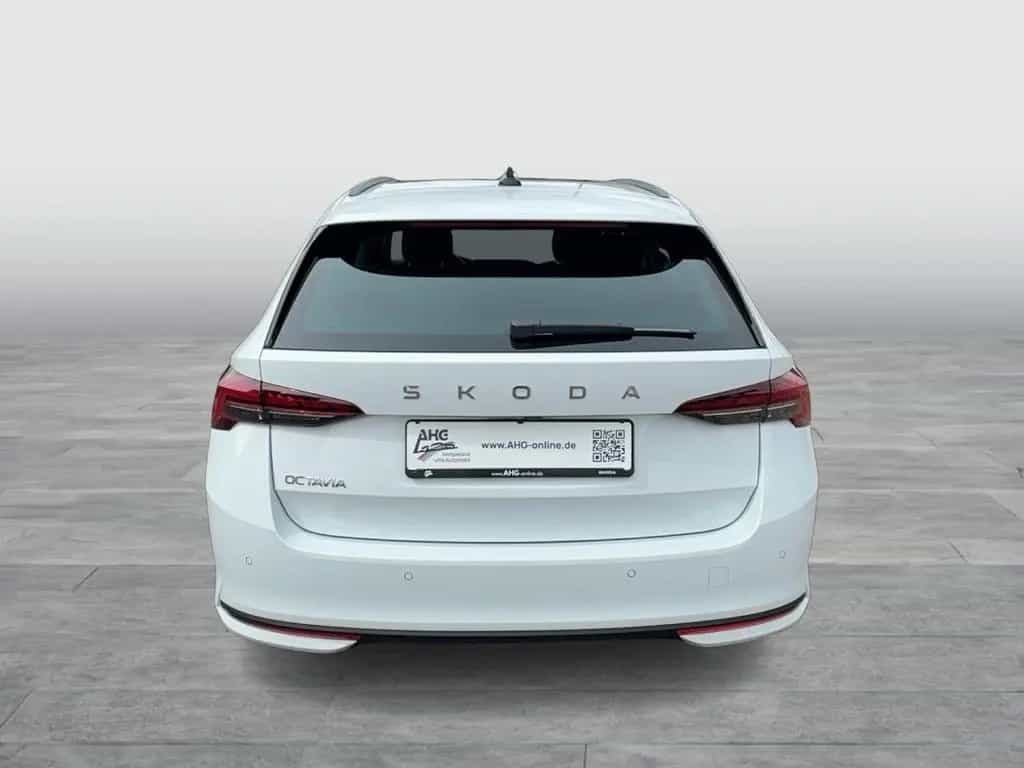 Skoda Octavia Combi 2.0 TDI DSG Selection Anhängerkupp 06/2025-photo-4