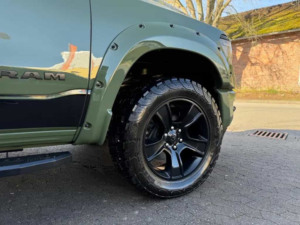 Dodge RAM V8*4X4*NAVI*AHK*LONGBED*ROLLBAR*OFFROAD*GARANTIE 12/2022-photo-17