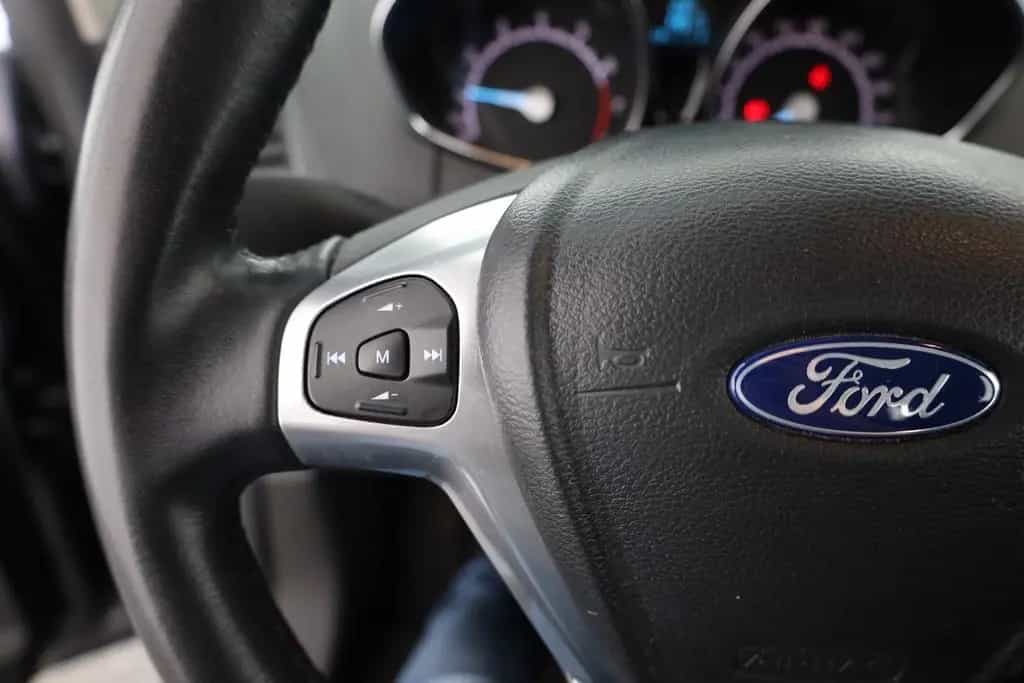 Ford EcoSport 1.0 Ecoboost Sitzheizung Klimaaut. USB 05/2016-photo-18