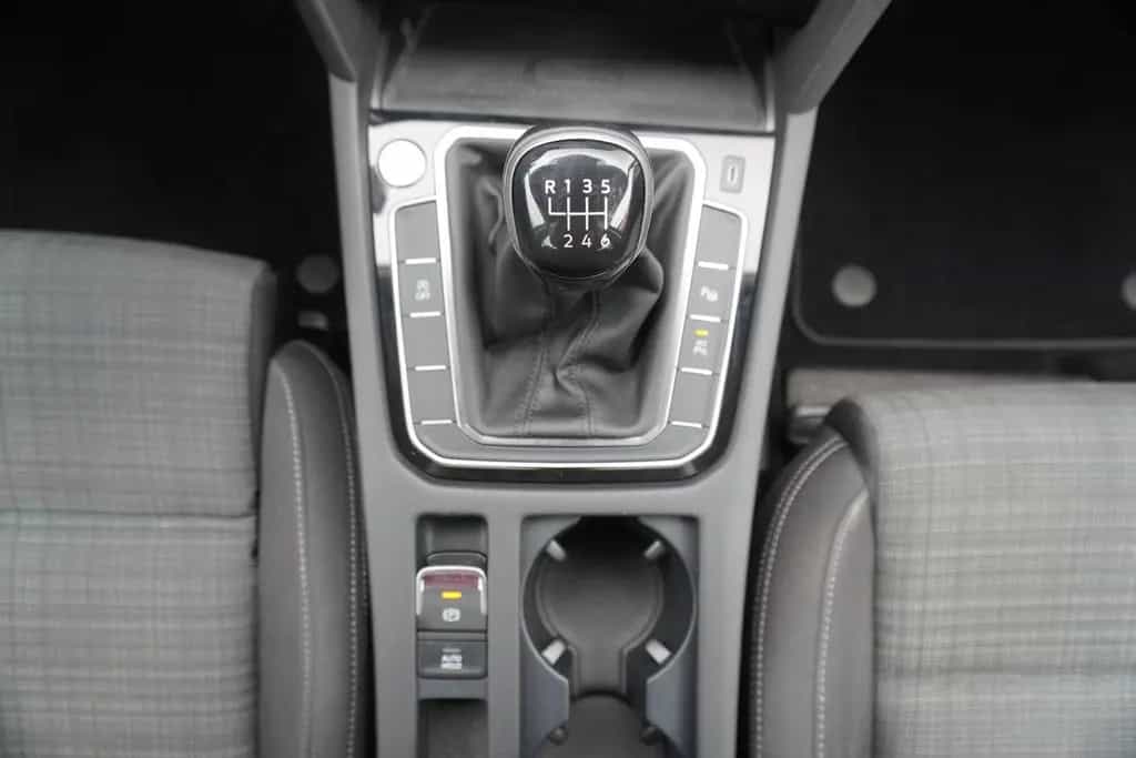 Volkswagen Passat Variant 1.5 TSI R-Line LED Navi ACC 360° 05/2020-photo-19