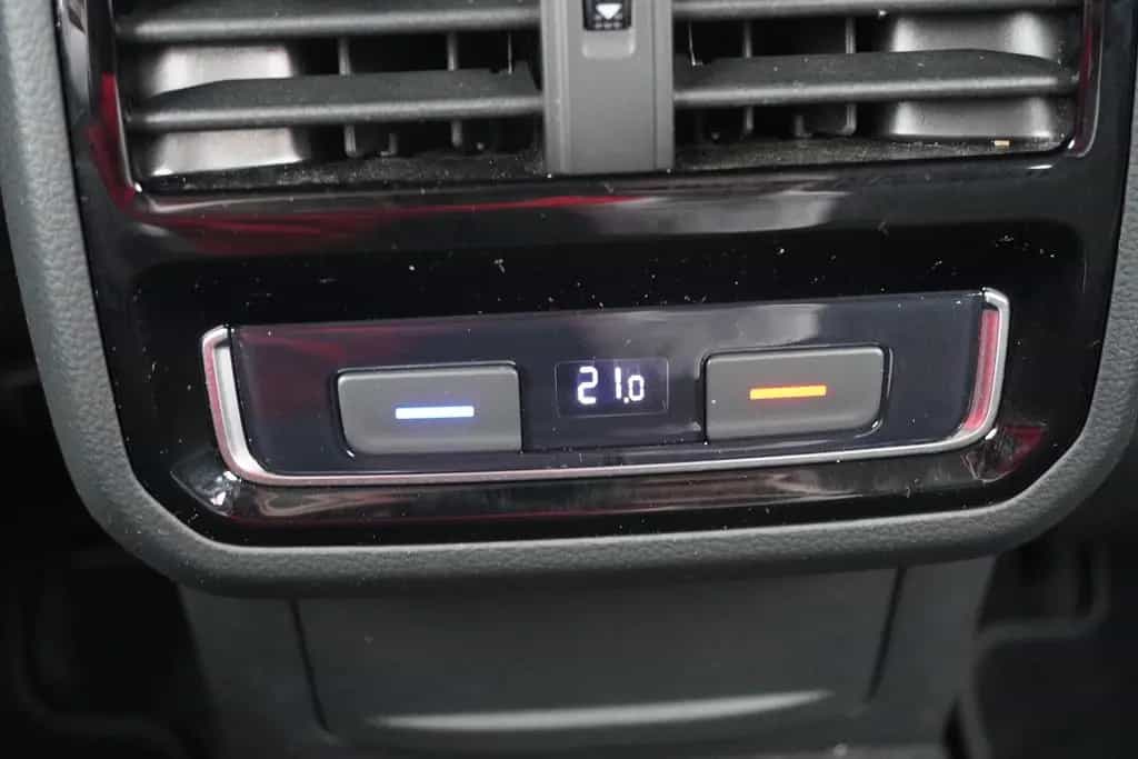 Volkswagen Passat Variant 1.5 TSI R-Line LED Navi ACC 360° 05/2020-photo-29
