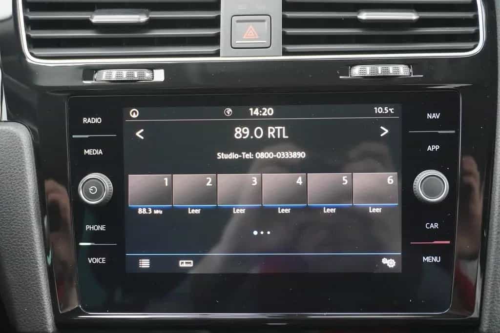Volkswagen Golf VII 1.0 TSI DSG Join LED Navi AHK PDC USB 08/2018-photo-11