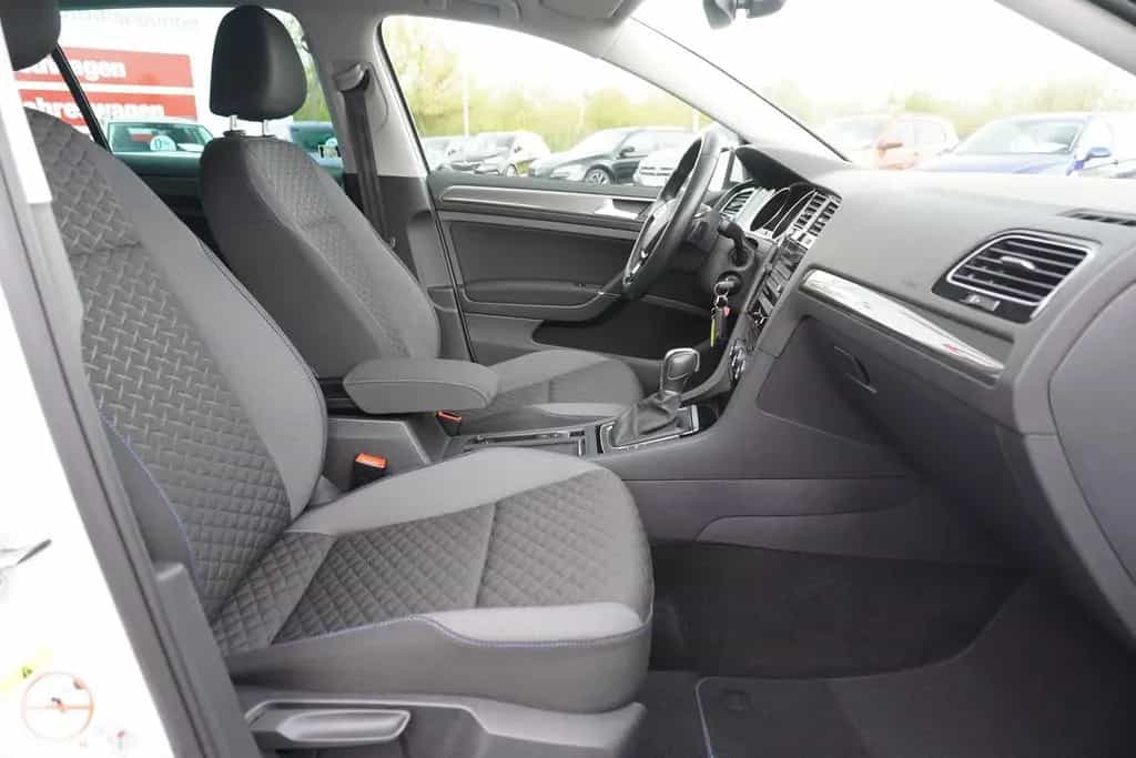 Volkswagen Golf VII 1.0 TSI DSG Join LED Navi AHK PDC USB 08/2018-photo-24