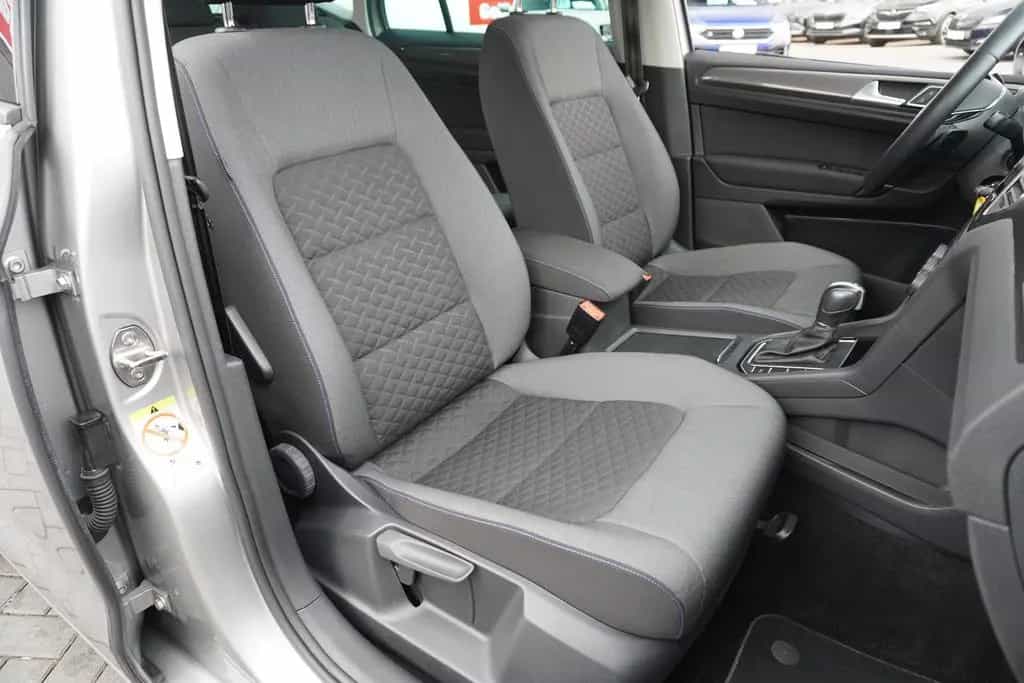 Volkswagen Golf Sportsvan VII 1.5 TSI Join Navi PDC SHZ 08/2018-photo-29
