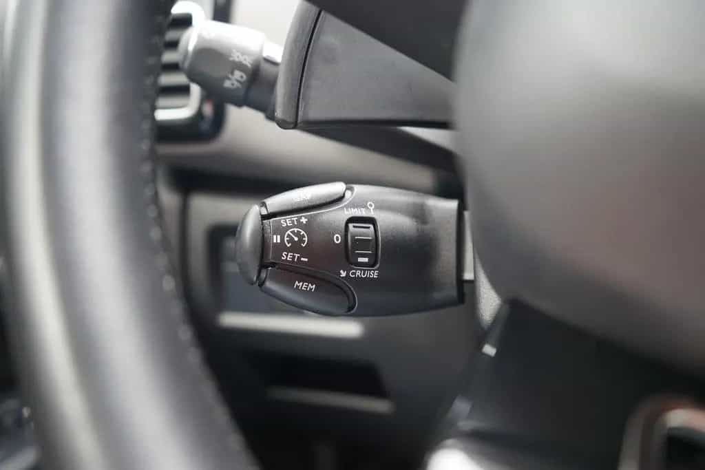 Citroën C5 Aircross 1.6 PureTech LED ACC AHK Navi 360° 01/2020-photo-24