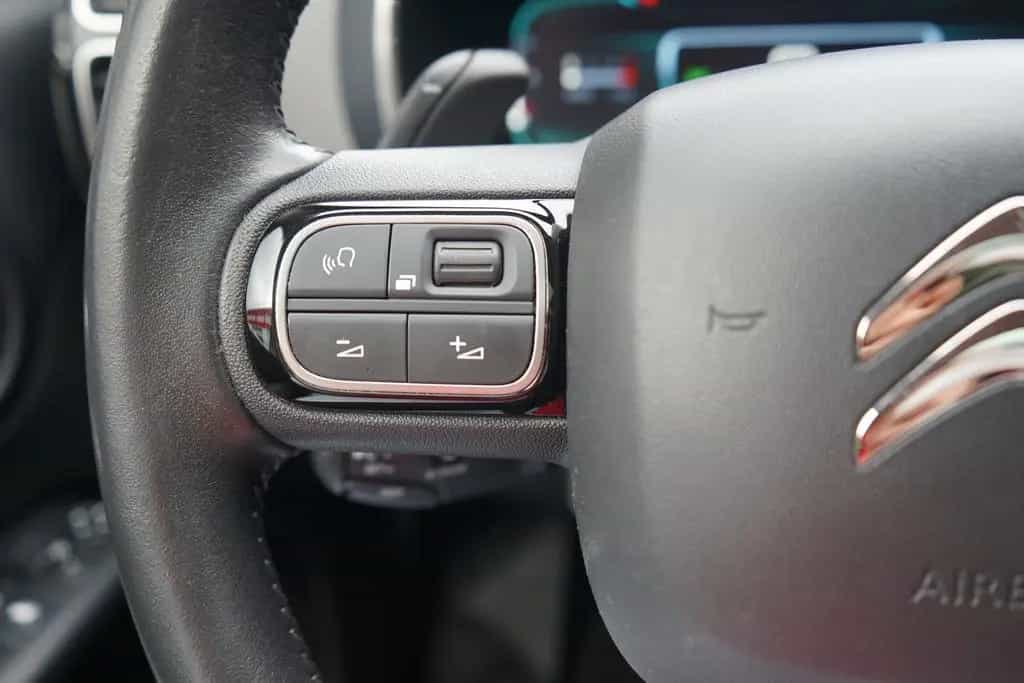 Citroën C5 Aircross 1.6 PureTech LED ACC AHK Navi 360° 01/2020-photo-26