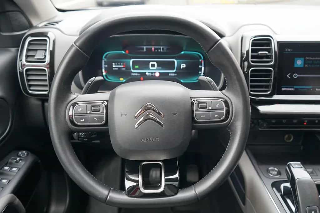 Citroën C5 Aircross 1.6 PureTech LED ACC AHK Navi 360° 01/2020-photo-27