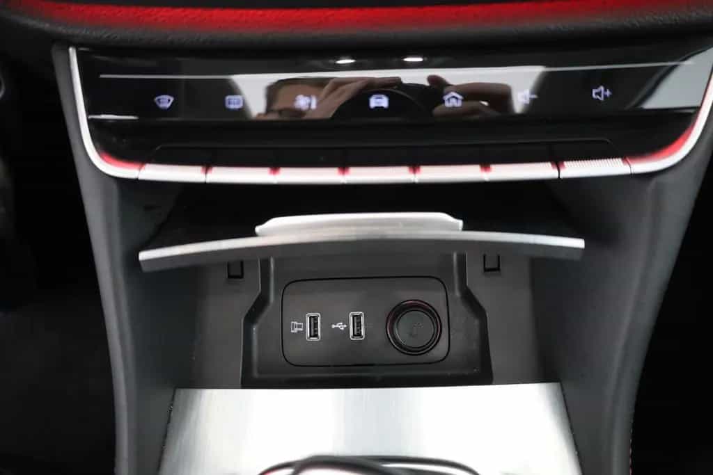 MG HS 1.5 T-GDI Luxury Aut. LED ACC Navi 360° Pano 03/2024-photo-11