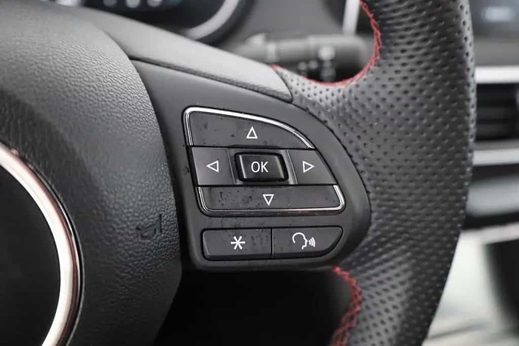 MG HS 1.5 T-GDI Luxury Aut. LED ACC Navi 360° Pano 03/2024-photo-15